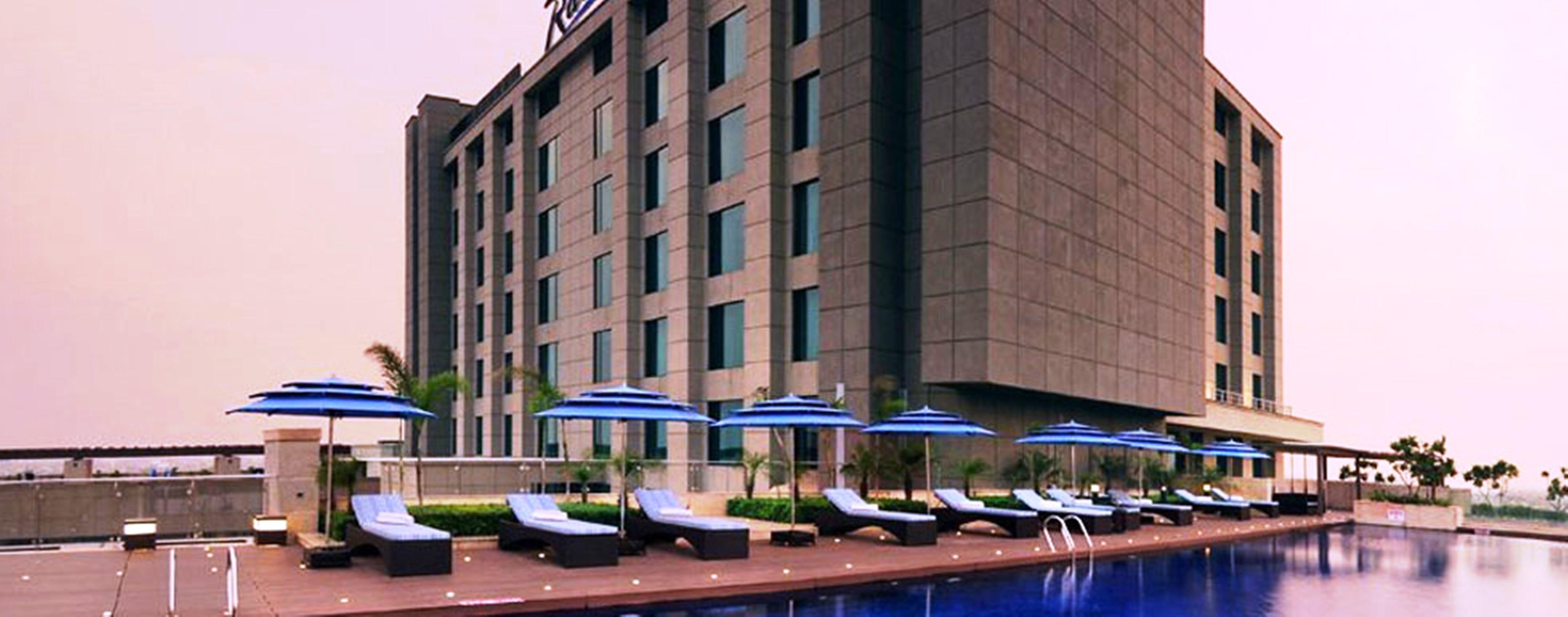 Radisson Blu Hotel New Delhi Paschim Vihar Eksteriør billede